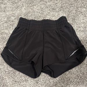 Lululemon hotty hot short 4in